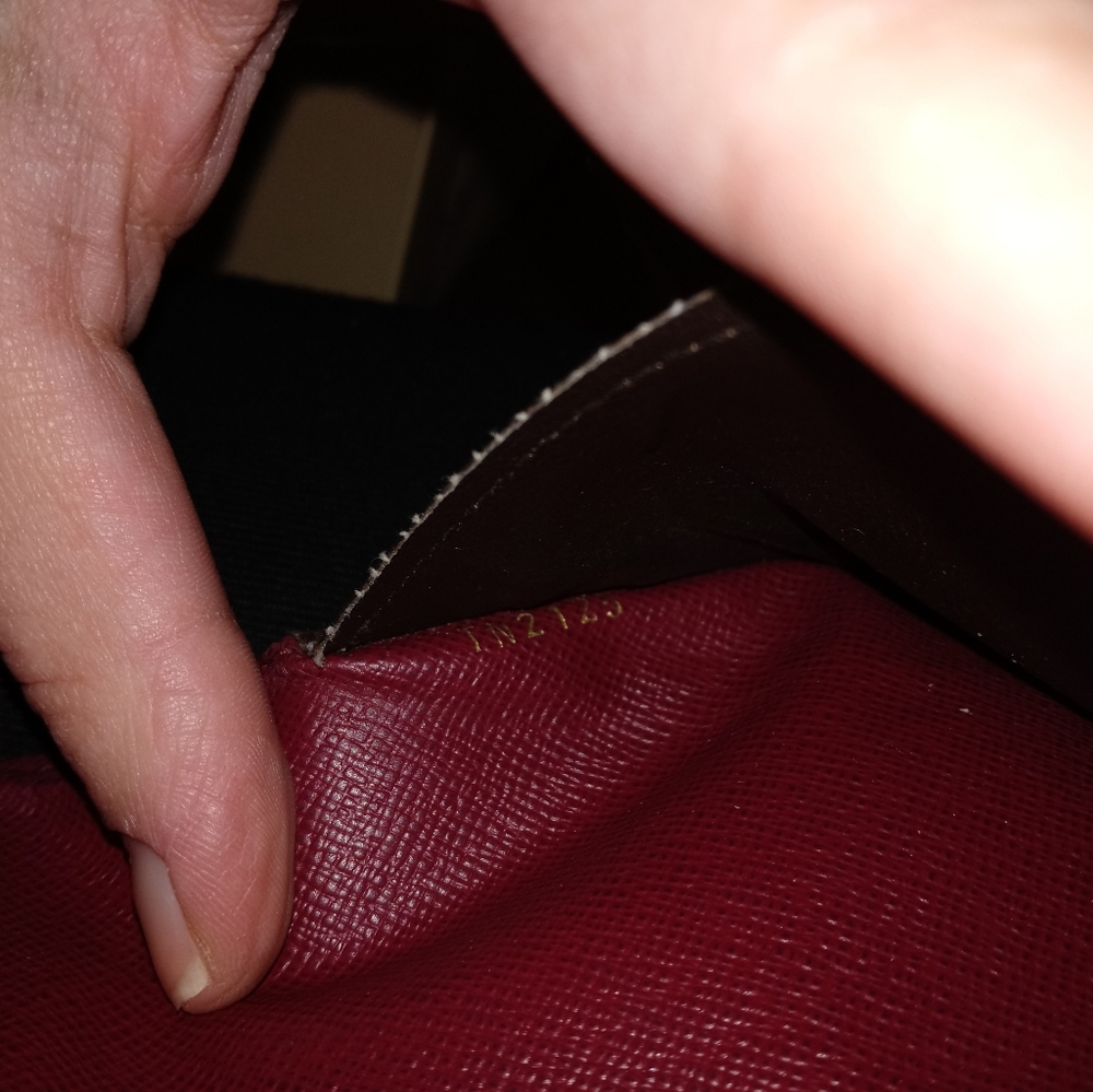 Gorgeous LV wallet - Picture 5 of 5